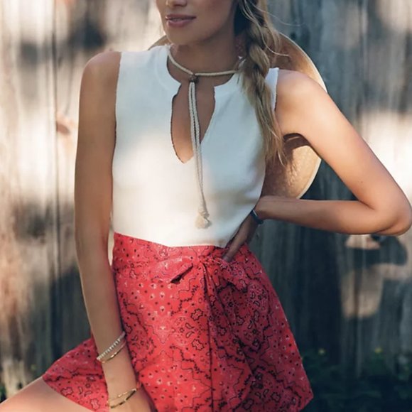 ANTHROPOLOGIE T.La WHITE NOTCHED TANK TOP - Picture 4 of 4